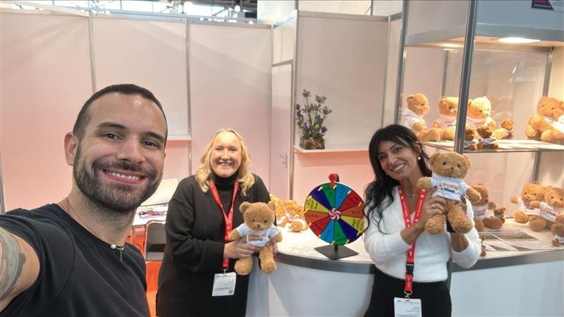 ElectronicsNews's tweet image. That’s a wrap on @electronicaFair Munich 2024! 👏

We had an amazing time celebrating all things electronics. The star of the show? Chip the Bear 🐻 (and mini Chip 🧸), who stole the spotlight with queues at our booth to meet him!

#electronicsweekly #electronica2024 #chipthebear