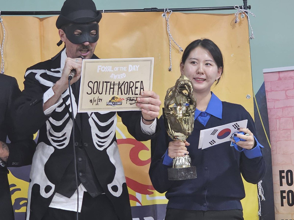 Oil Change International (@priceofoil) on Twitter photo CONGRATULATIONS
<a href="/President_KR/">윤석열 Yoon Suk Yeol</a>
! South Korea has won Fossil of the Day at #COP29! 📷
<a href="/MOTIEKoreaEng/">MOTIE - Korea</a>
<a href="/moefkorea_eng/">MOEF - Korea</a>
is blocking a historic OECD-wide agreement to phase out $41bn/yr in fossil fuel subsidies!
<a href="/DukgeunAhn/">Dukgeun Ahn</a>
- join other countries, stop blocking an agreement. CONGRATULATIONS
<a href="/President_KR/">윤석열 Yoon Suk Yeol</a>
! South Korea has won Fossil of the Day at #COP29! 📷
<a href="/MOTIEKoreaEng/">MOTIE - Korea</a>
<a href="/moefkorea_eng/">MOEF - Korea</a>
is blocking a historic OECD-wide agreement to phase out $41bn/yr in fossil fuel subsidies!
<a href="/DukgeunAhn/">Dukgeun Ahn</a>
- join other countries, stop blocking an agreement.