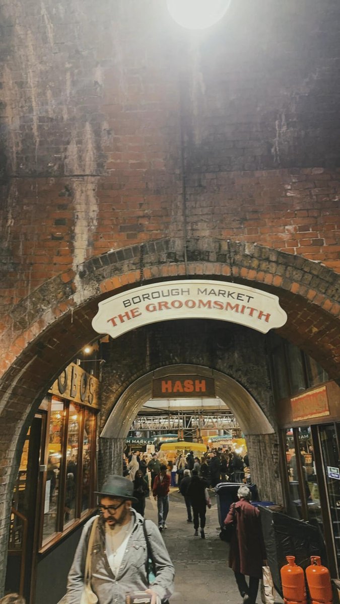 KfteK's tweet image. Explore the colorful world of the market, where a feast of food and culture intersects. Whether it is the crowded stalls, the fragrant food, or the ancient arches, it will make people linger. 🍴✨