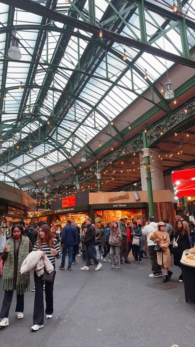 KfteK's tweet image. Explore the colorful world of the market, where a feast of food and culture intersects. Whether it is the crowded stalls, the fragrant food, or the ancient arches, it will make people linger. 🍴✨