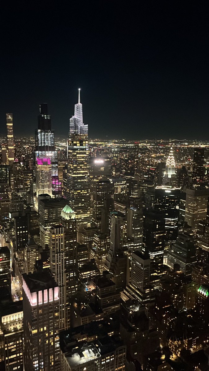 immaiha's tweet photo. Night view of $1million!!

#EmpireStateBuillding #newyorkcity #NewYork https://t.co/TMay9PER8c