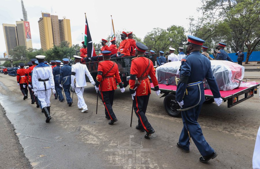 mwabilimwagodi's tweet photo. I terribly wish the casket below was carrying the remains of William Kipchirchir Samoei arap Ruto (I am using all known names so that we don't have to start dancing about which William Ruto I am talking about). 
I wish him death. He should die for Kenya to be free. https://t.co/jn056Bkq5r