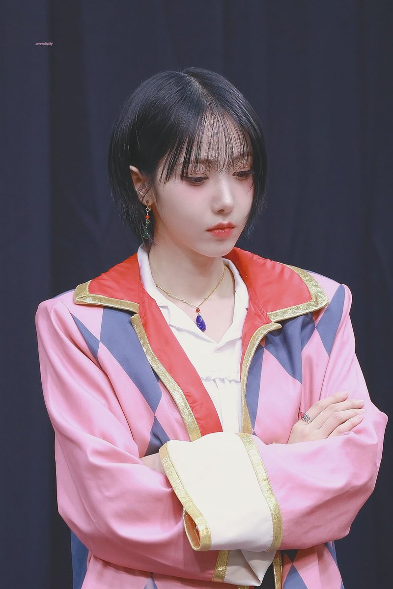serendipity_603's tweet photo. 241116 
#비비지 #VIVIZ #신비 #SINB https://t.co/f7fbXQti5b