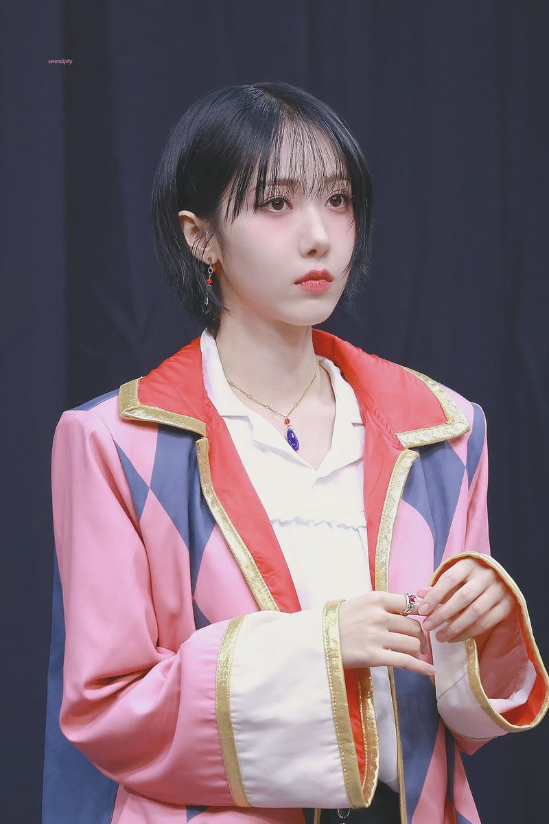 serendipity_603's tweet photo. 241116 
#비비지 #VIVIZ #신비 #SINB https://t.co/f7fbXQti5b