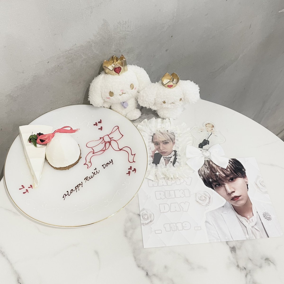 white_rurutiyo's tweet photo. 🤍.*･ﾟ.ﾟ.･✩.*. ･*.˚🤍∗*ﾟ⋆｡˚✩｡･ﾟ.ﾟ･*.🤍

                    ✨𝟐𝟎𝟐𝟒/𝟏𝟏/𝟏𝟗✨

         いつも瑠姫の幸せを願ってるよ🪄
             ずっとずっと大好きです

🤍.*･ﾟ.ﾟ.･✩.*. ･*.˚🤍∗*ﾟ⋆｡˚✩｡･ﾟ.ﾟ･*.🤍

#白岩瑠姫 
#HAPPYRUKIDAY
#眩しい瑠姫の27歳 https://t.co/zqCr7rBnTG