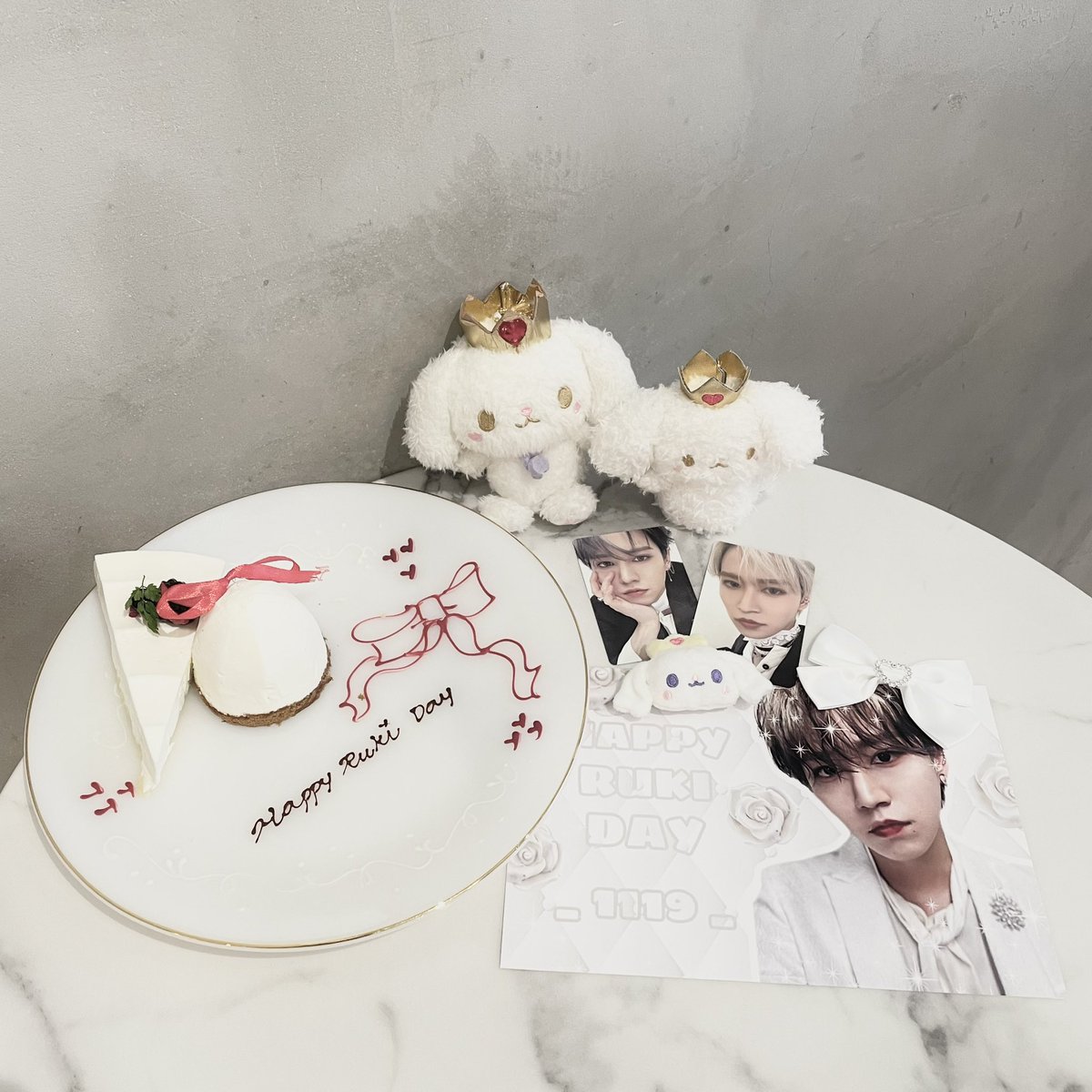 white_rurutiyo's tweet photo. 🤍.*･ﾟ.ﾟ.･✩.*. ･*.˚🤍∗*ﾟ⋆｡˚✩｡･ﾟ.ﾟ･*.🤍

                    ✨𝟐𝟎𝟐𝟒/𝟏𝟏/𝟏𝟗✨

         いつも瑠姫の幸せを願ってるよ🪄
             ずっとずっと大好きです

🤍.*･ﾟ.ﾟ.･✩.*. ･*.˚🤍∗*ﾟ⋆｡˚✩｡･ﾟ.ﾟ･*.🤍

#白岩瑠姫 
#HAPPYRUKIDAY
#眩しい瑠姫の27歳 https://t.co/zqCr7rBnTG