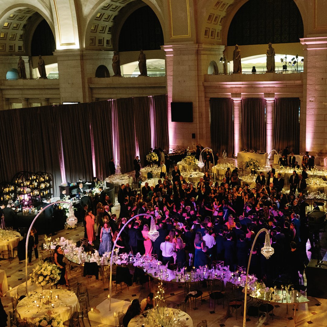 EventsUStation's tweet photo. From intimate ceremonies to lavish receptions, Union Station offers a unique atmosphere that will leave your guests in awe.
.
.
.
#DesignCuisineEvents #eventsatunionstation #unionstationevents #unionstation #DC #WashingtonDC #dcweddingplanners #dcweddings #dcbrides #weddings https://t.co/TWrzeDf2fT