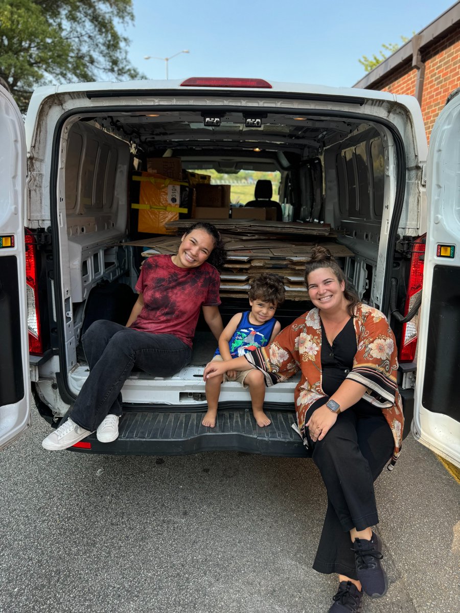 We're grateful to the Villa Advocacy Group for donating warehousing and storage items for us to best serve new neighbors as they shop with dignity when they first arrive in the community. Be a part of our community of welcome! lssnca.org/help/greatest-…

#WelcomeTogether