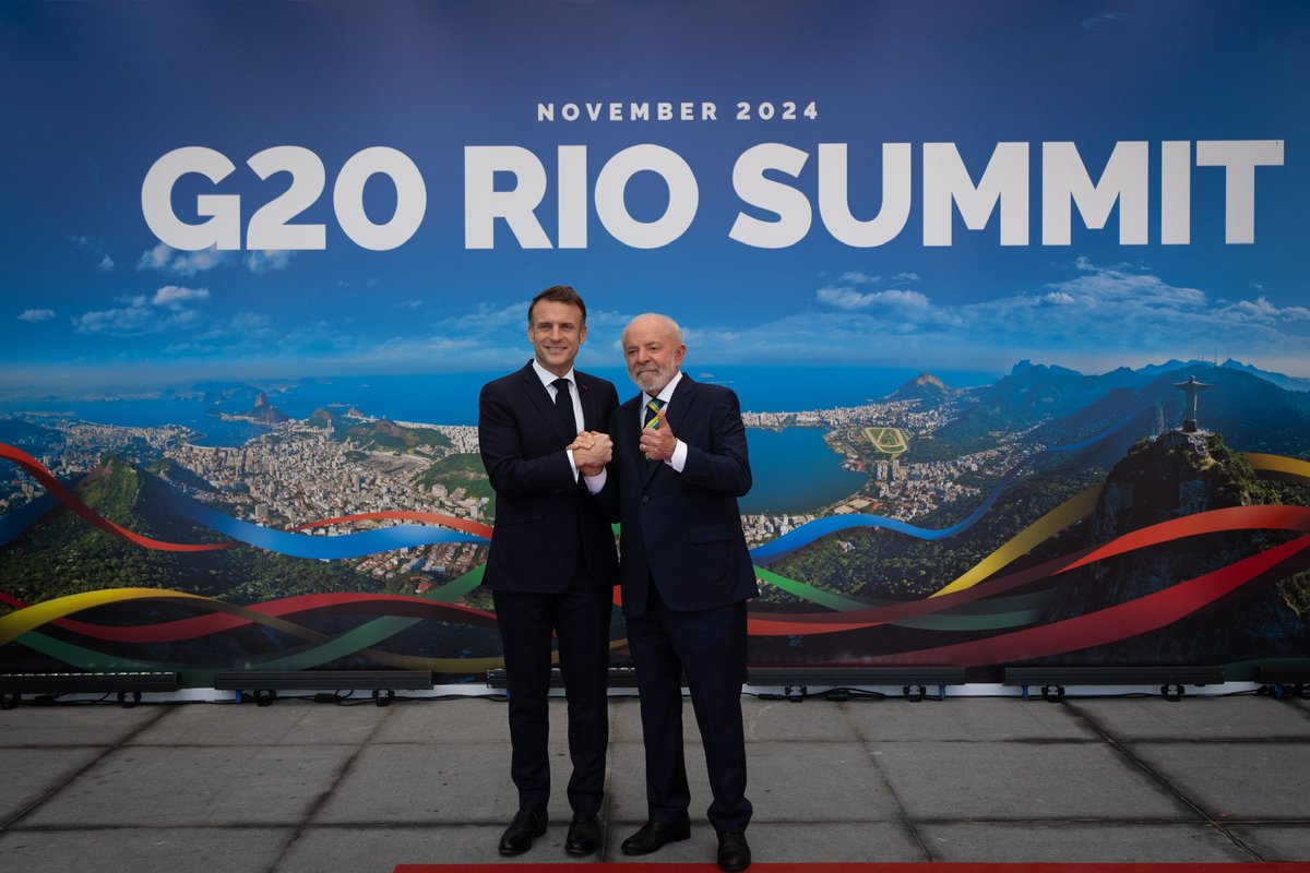 Emmanuel Macron tweet media