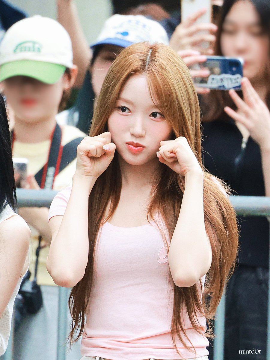 mintd0t's tweet photo. 생일 축하해🩵(✩❛♡❛ฅ)🩵

#고원 #GoWon #루셈블 #Loossemble 
#다들고원생축하삼 #LetsGoWonDay #아놔오늘이달의소녀와이와이바이와이루셈블고원이생일이냐고물었어 https://t.co/YozbhwKfP3