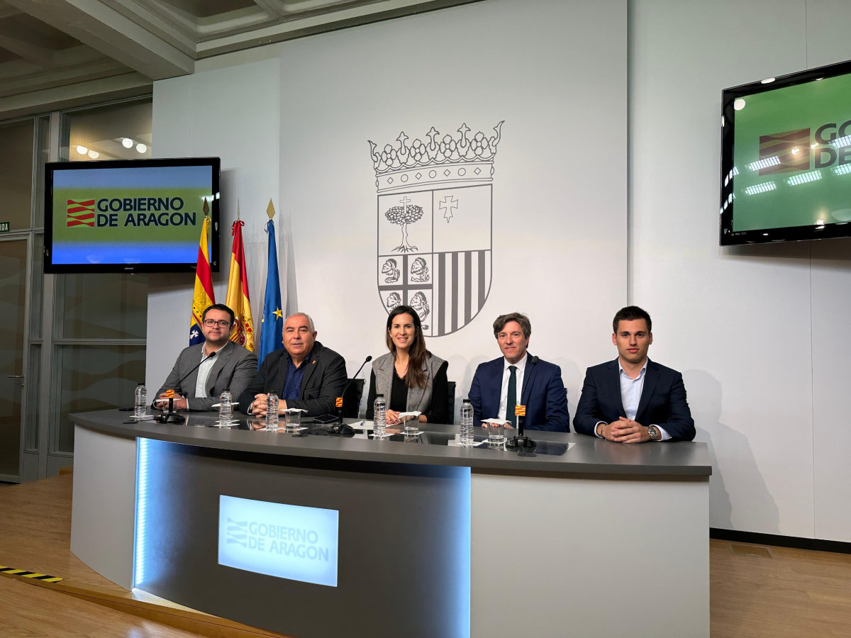 🏁 Zuera será sede de un evento mundial de karting en el que participarán 400 pilotos

➡️ La DG de Deporte, Cristina García, destaca “el potencial de Aragón en el ámbito deportivo y de Zuera en el mundo del motor”

tinyurl.com/bdzasx8c