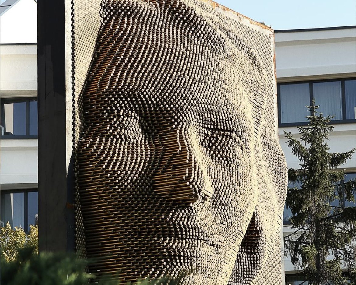illyrenis's tweet photo. The "Heroinat" (heroines) Memorial consists of 20,000 medals, each one representing an Albanian woman raped by the Serbian military during the Kosovo War. https://t.co/3nMnw83Dyy