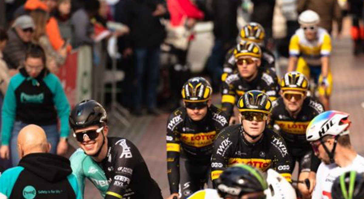bici.PRO (@bicipro1) on Twitter photo La <a href="/INEOSGrenadiers/">INEOS Grenadiers</a> ha ufficializzato l'accordo con il team tedesco <a href="/lottokernhaus/">Team Lotto Kern-Haus</a>, formazione tedesca che fungerà da devo team dal 2025. Una vera palestra per crescere, come ciclisti e come uomini, così la intende il suo capo Torsten Schmidt
bici.pro/news/giovani/l… La <a href="/INEOSGrenadiers/">INEOS Grenadiers</a> ha ufficializzato l'accordo con il team tedesco <a href="/lottokernhaus/">Team Lotto Kern-Haus</a>, formazione tedesca che fungerà da devo team dal 2025. Una vera palestra per crescere, come ciclisti e come uomini, così la intende il suo capo Torsten Schmidt
bici.pro/news/giovani/l…