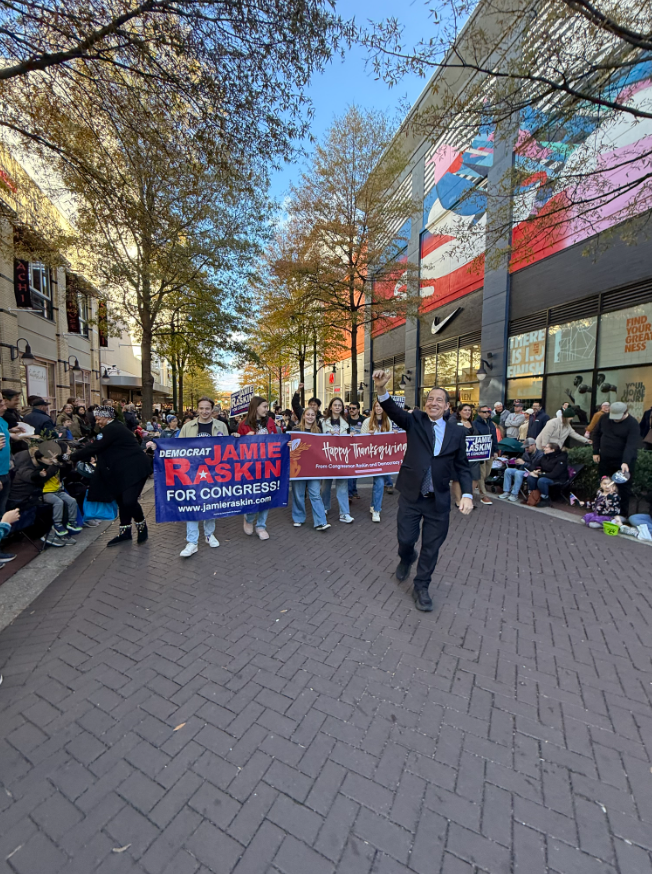 jamie_raskin's tweet photo. Thx to all my true-blue friends and Democracy Summer alumni who joined me this weekend to kick off our holiday season at the MoCo Thanksgiving Parade and Team Raskin Gratitude Brunch! Sending thanks to all for your amazing hard work in this tough 2024 election year. https://t.co/G3JofmoznA