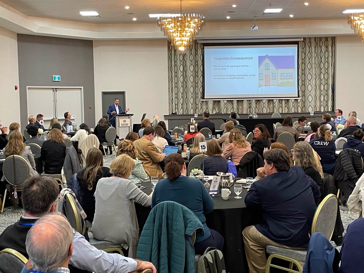 NYSHTA President Mark Dorr was honored to join a dynamic panel discussion on Short-Term Rentals at the 1000 Islands Binational Tourism Summit in Kingston, Ontario last week! It was a pleasure connecting with industry leaders to explore the future of tourism.