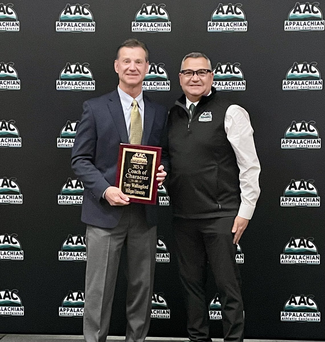 MilliganGolf's tweet image. Milligan Golf Coach, Tony Wallingford, was presented the Appalachian Athletic Conference 2023-24 Coach of Character Award last night at the AAC Awards and Hall of Fame Ceremony. AAC Commissioner, Bill Popp, presented the Award.