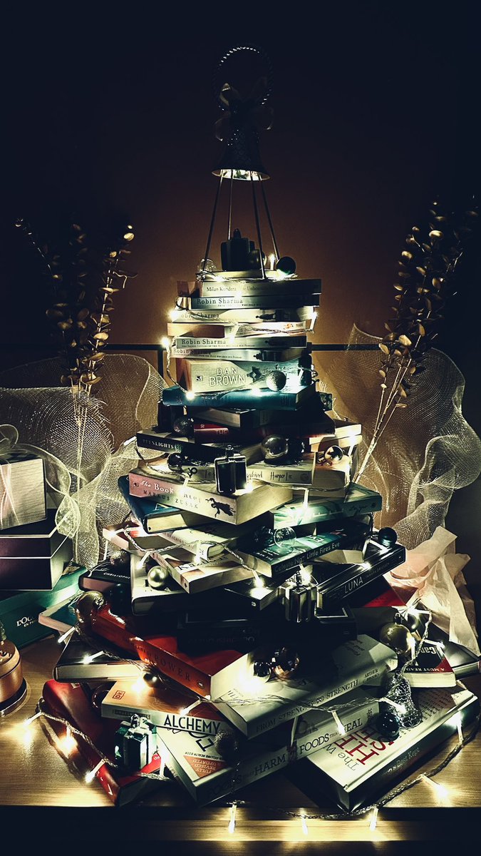 gracegan7's tweet image. Fav time of the year 🎄✨ Counting down.. 🤍 #christmasholiday #lovechristmas #booktree #grateful