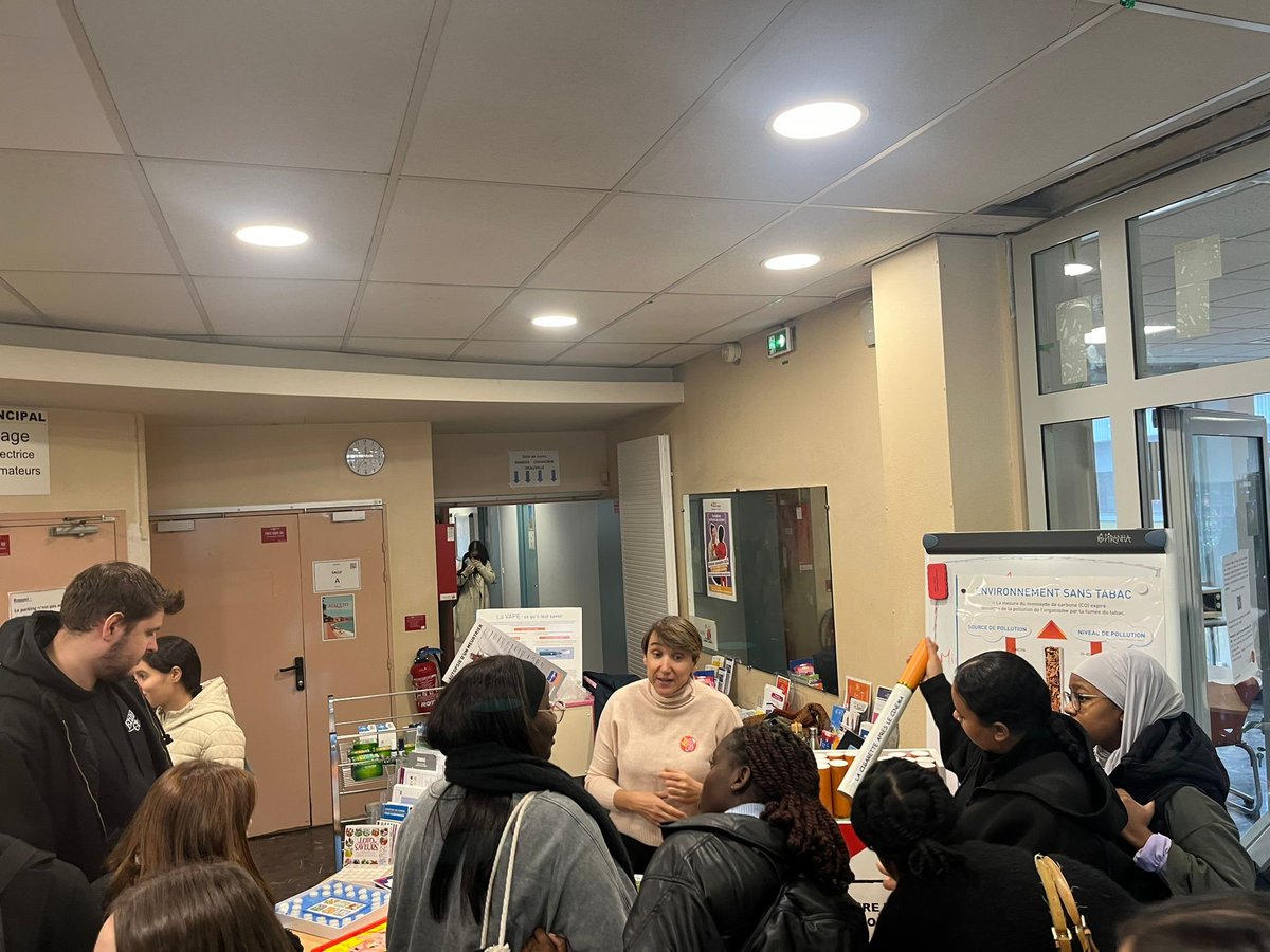 Hôpital Bicêtre AP-HP (@hopital_bicetre) on Twitter photo Dans le cadre du <a href="/Mois_sans_tabac/">#MoisSansTabac</a>, l'équipe de liaison et de soins en addictologie de <a href="/Hopital_Bicetre/">Hôpital Bicêtre AP-HP</a> <a href="/APHP/">Assistance Publique – Hôpitaux de Paris (AP-HP)</a> a proposé plusieurs ateliers de sensibilisation à l'arrêt du tabac aux élèves de l'IFSI. En novembre on arrête ensemble #Moissanstabac🚭 Dans le cadre du <a href="/Mois_sans_tabac/">#MoisSansTabac</a>, l'équipe de liaison et de soins en addictologie de <a href="/Hopital_Bicetre/">Hôpital Bicêtre AP-HP</a> <a href="/APHP/">Assistance Publique – Hôpitaux de Paris (AP-HP)</a> a proposé plusieurs ateliers de sensibilisation à l'arrêt du tabac aux élèves de l'IFSI. En novembre on arrête ensemble #Moissanstabac🚭