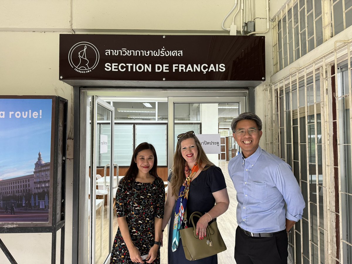 Emma Cayley 谷曦 @emmacayley.bsky.social (@emmacayley) on Twitter photo We were delighted to be at Chiang Mai Faculty of Humanities today to sign an agreement on behalf of <a href="/LeedsUniAHC/">Arts, Humanities and Cultures, University of Leeds</a> <a href="/LCSLeeds/">LCS Leeds @lcsleeds.bsky.social</a> & meet Thai colleagues & our year abroad students. Looking forward to further conversations in the future - thanks for your warmth & generosity! <a href="/LeedsGlobal/">Global Initiatives</a> We were delighted to be at Chiang Mai Faculty of Humanities today to sign an agreement on behalf of <a href="/LeedsUniAHC/">Arts, Humanities and Cultures, University of Leeds</a> <a href="/LCSLeeds/">LCS Leeds @lcsleeds.bsky.social</a> & meet Thai colleagues & our year abroad students. Looking forward to further conversations in the future - thanks for your warmth & generosity! <a href="/LeedsGlobal/">Global Initiatives</a>