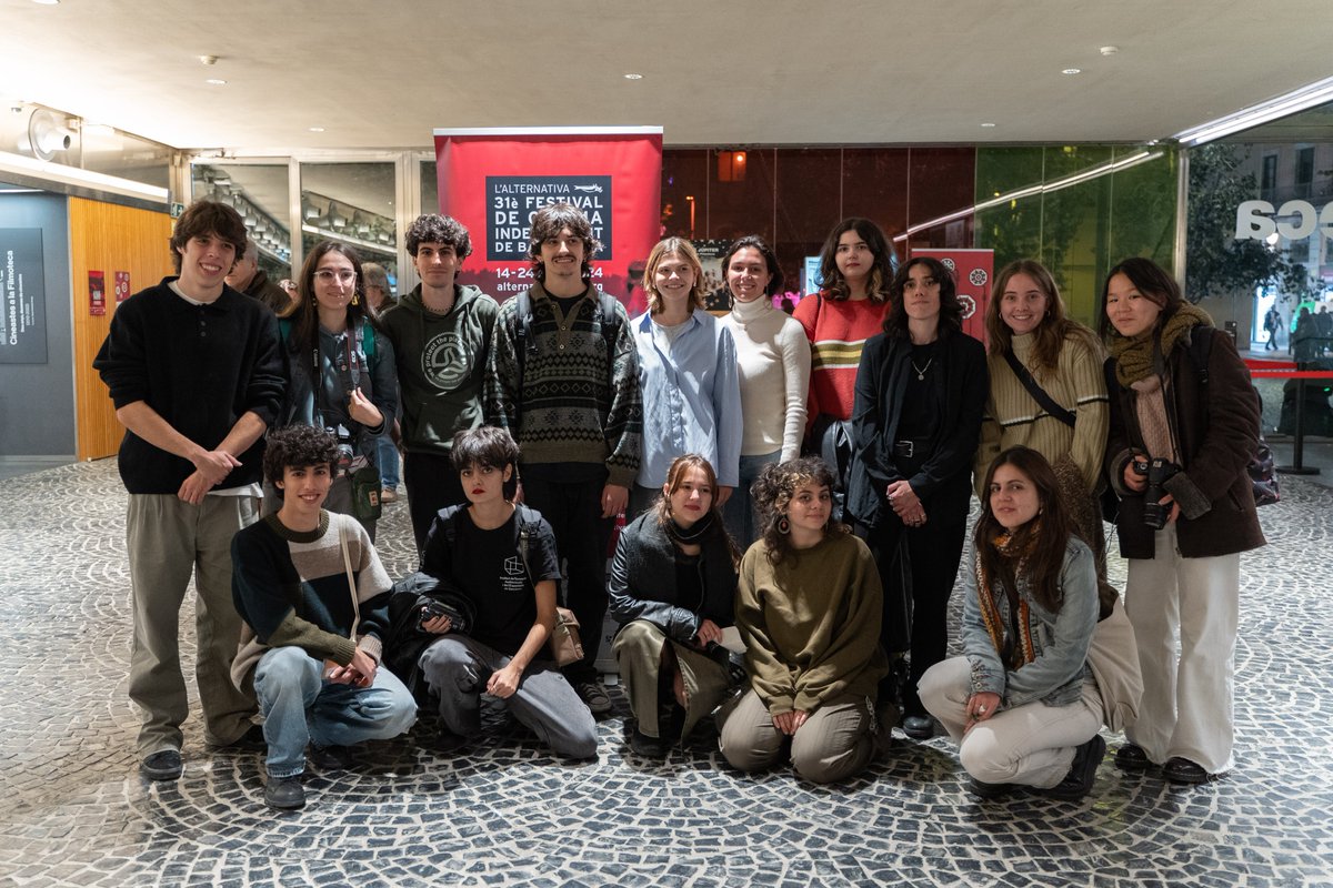 Inoblidable estrena a l’<a href="/alternativafest/">L'Alternativa Fest</a> de THE HUMAN HIBERNATION d’Anna Cornudella
Molta emoció a la sala, molta sensibilitat a la pel·lícula i un diàleg ple d'idees entre l'equip i #JovesProgramadors <a href="/MovingCinema_/">Moving Cinema</a>!
I el procés de creació #InsideCinema:  insidecinema.org/en/the-human-h…