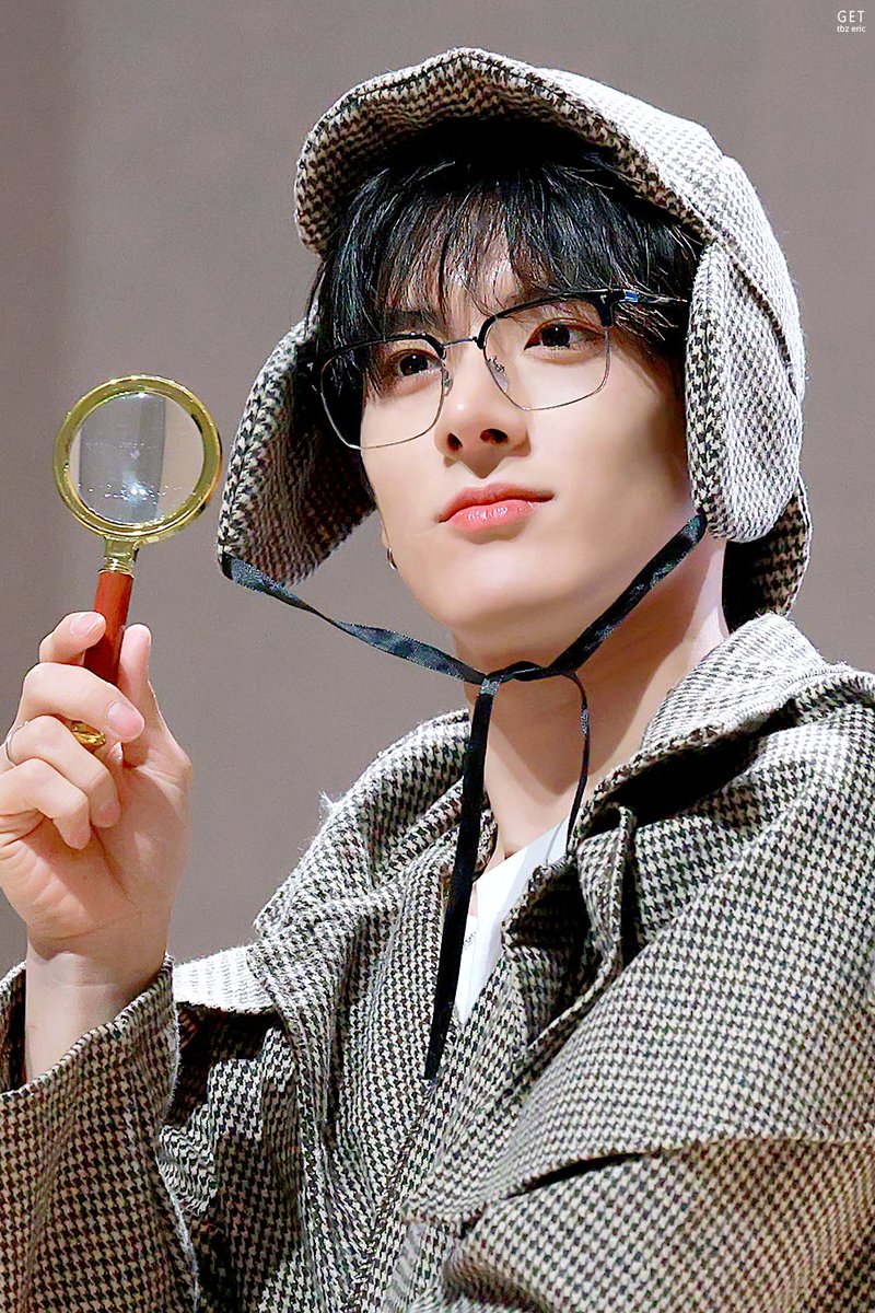 241114 위드뮤 팬싸 HQ
🕵🏻‍♂️🔍
#THEBOYZ #더보이즈 #ERIC #에릭 #손영재 #도화선