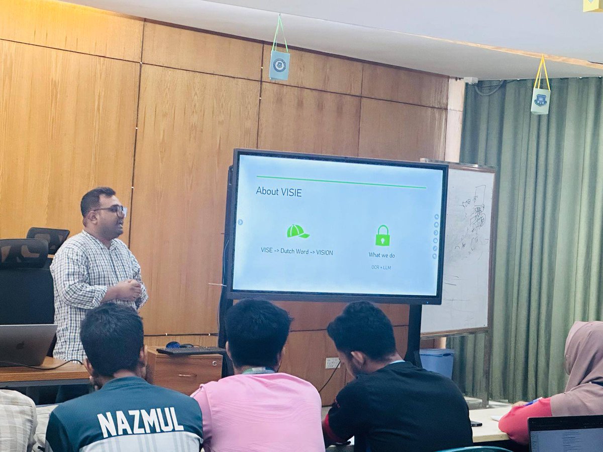 FHriday039's tweet photo. "Had an amazing time conducting the seminar 'Empowering Future Data Scientists' at Daffodil International University! 🌟 The participants were curious, energetic, and asked such insightful questions—truly inspiring. 👏💡

#DataScience #FutureLeaders #DIU #Mentorship #visie https://t.co/26OT06PO7A