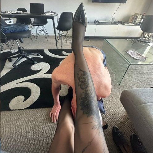 mistressjane5's tweet photo. I want my slave to serve me the way I want...... https://t.co/Uk4jzlEn5I