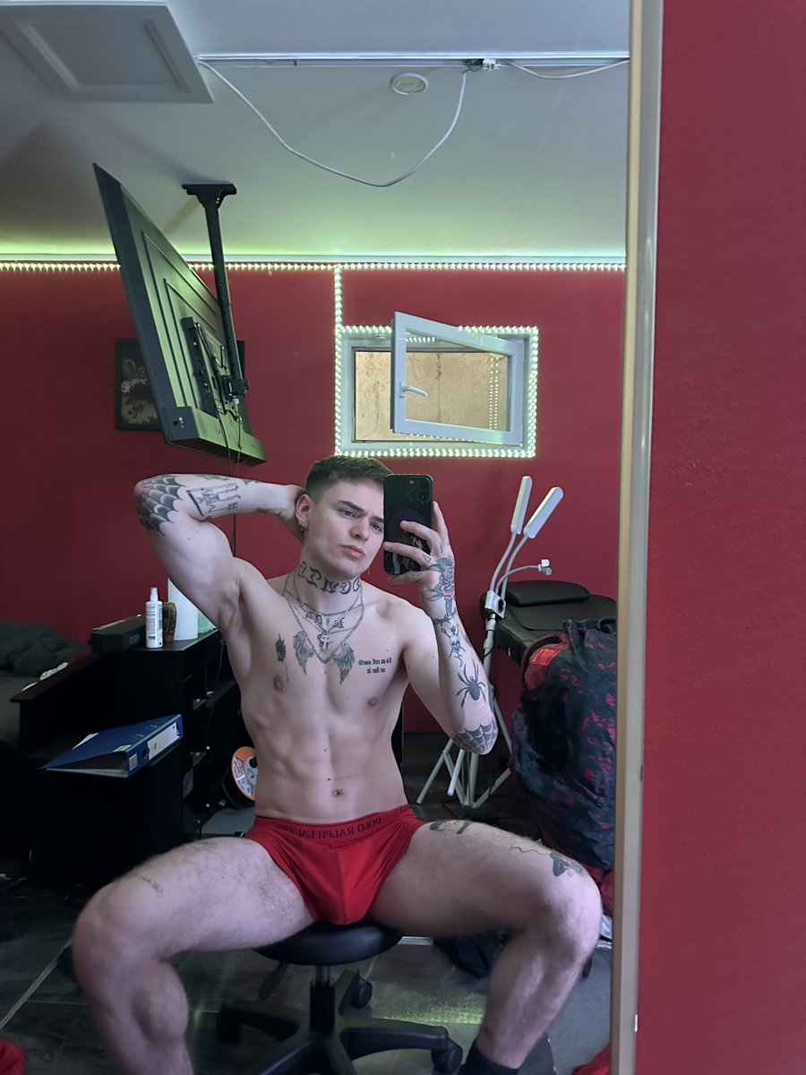 clen_lllIII's tweet photo. bottoms retweet and like 😈😈 ( and check comments ) https://t.co/rXFFj1FF6O
