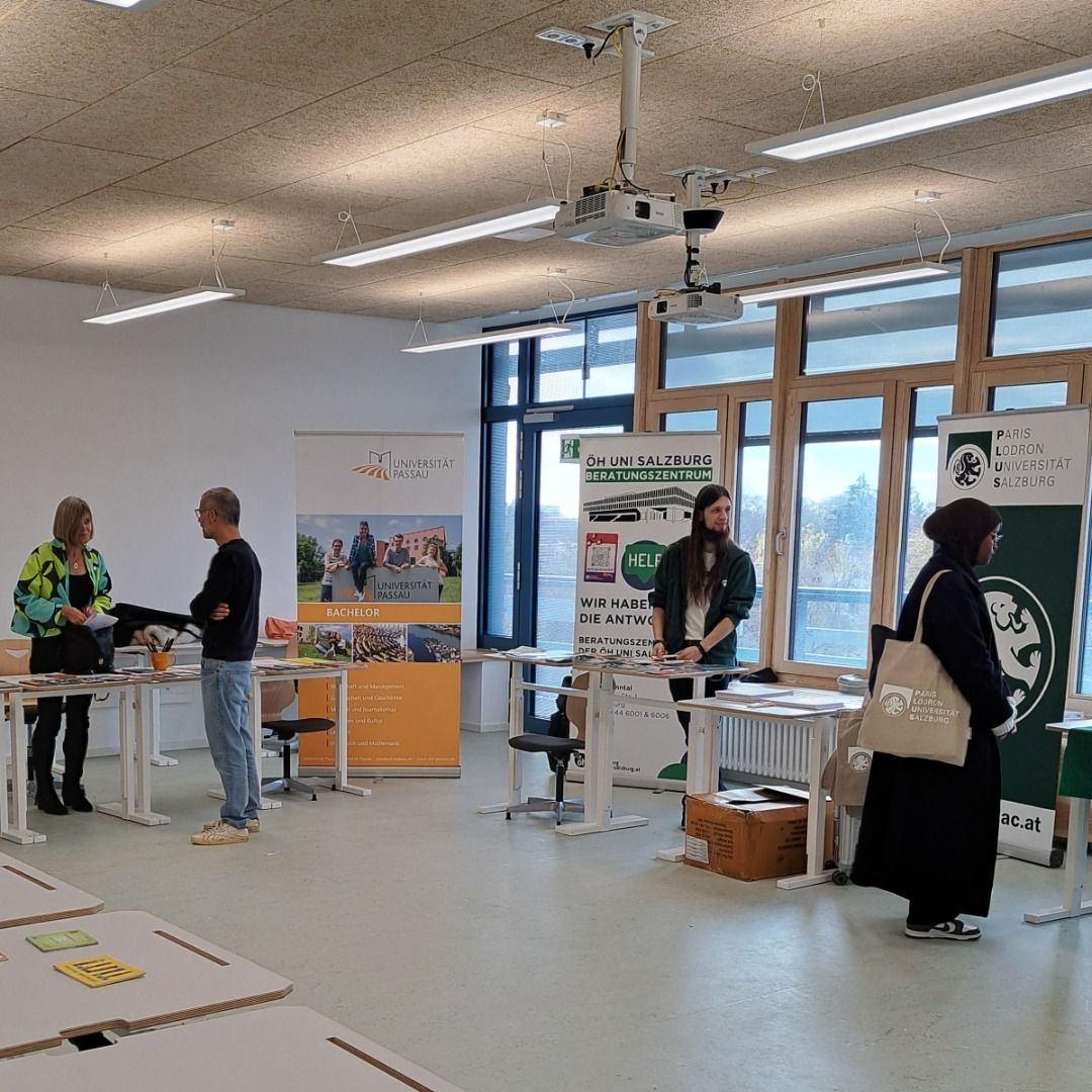 HDBW_Hochschule's tweet image. 📚🎓 Career &amp;amp; study guidance - directly at school! Last week, HDBW was at the FOS BOS Munich Nord info fair, advising curious students on their future paths. 💡
It was a great chance to explore study options and get tips for starting a career! 🚀
#HDBW #StudyOptions #FutureReady