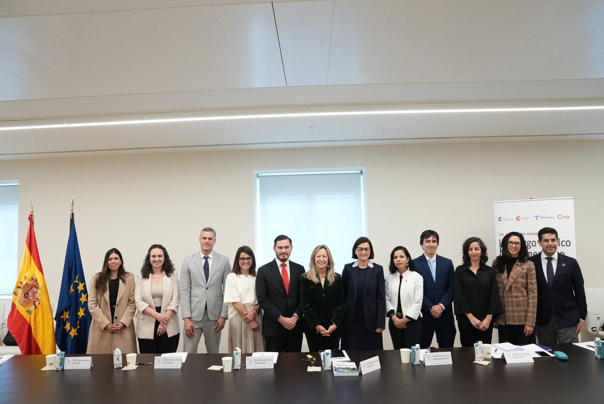 Fundación Carolina (@red_carolina) on Twitter photo 📰 #Noticia | Comienza la VIII edición del Programa de Liderazgo Público Iberoamericano #LPI2024, organizado por la #FundaciónCarolina y <a href="/Telefonica/">Telefónica</a>
👉 fundacioncarolina.es/comienza-la-vi… 📰 #Noticia | Comienza la VIII edición del Programa de Liderazgo Público Iberoamericano #LPI2024, organizado por la #FundaciónCarolina y <a href="/Telefonica/">Telefónica</a>
👉 fundacioncarolina.es/comienza-la-vi…