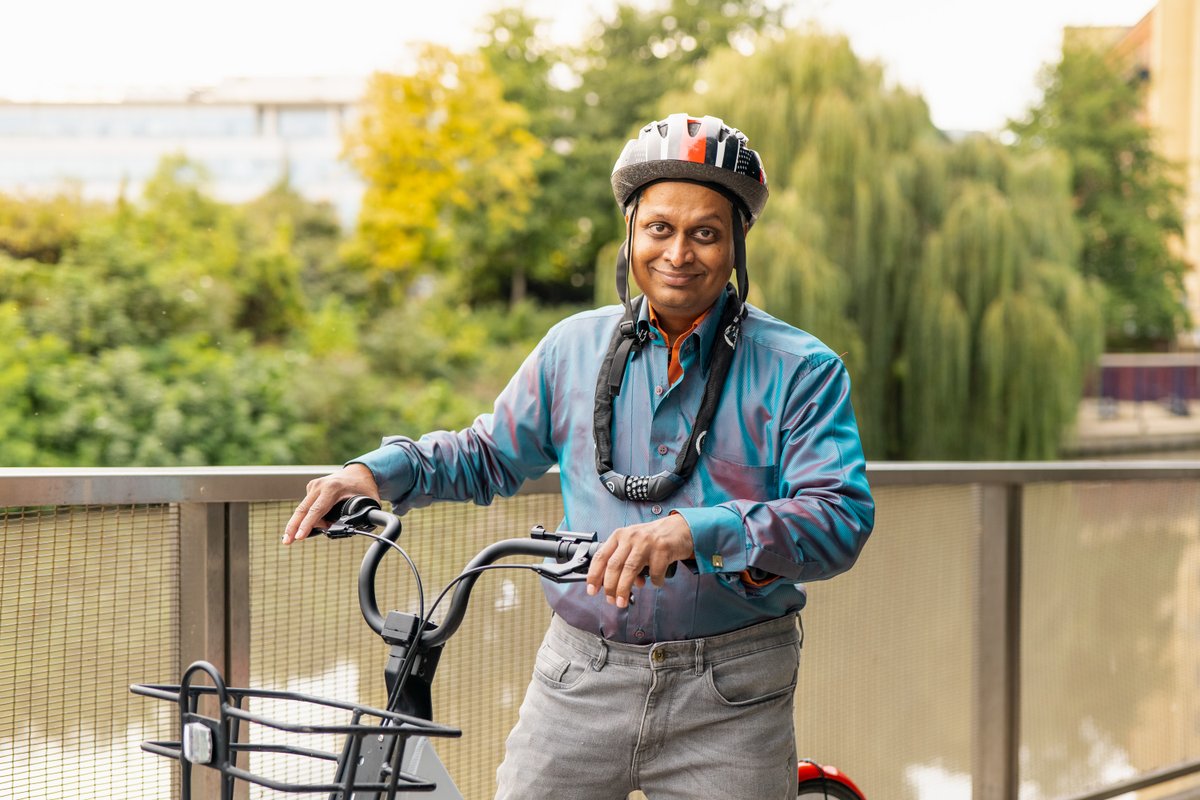 🚲"It was a serene cold Sunday afternoon and after a hot meal of my favourite soya curry and chapattis, I thought I should shake off my laziness and venture into the cold on my bicycle. Once you are out and doing physical activity, it doesn't feel as cold, and the sights you see