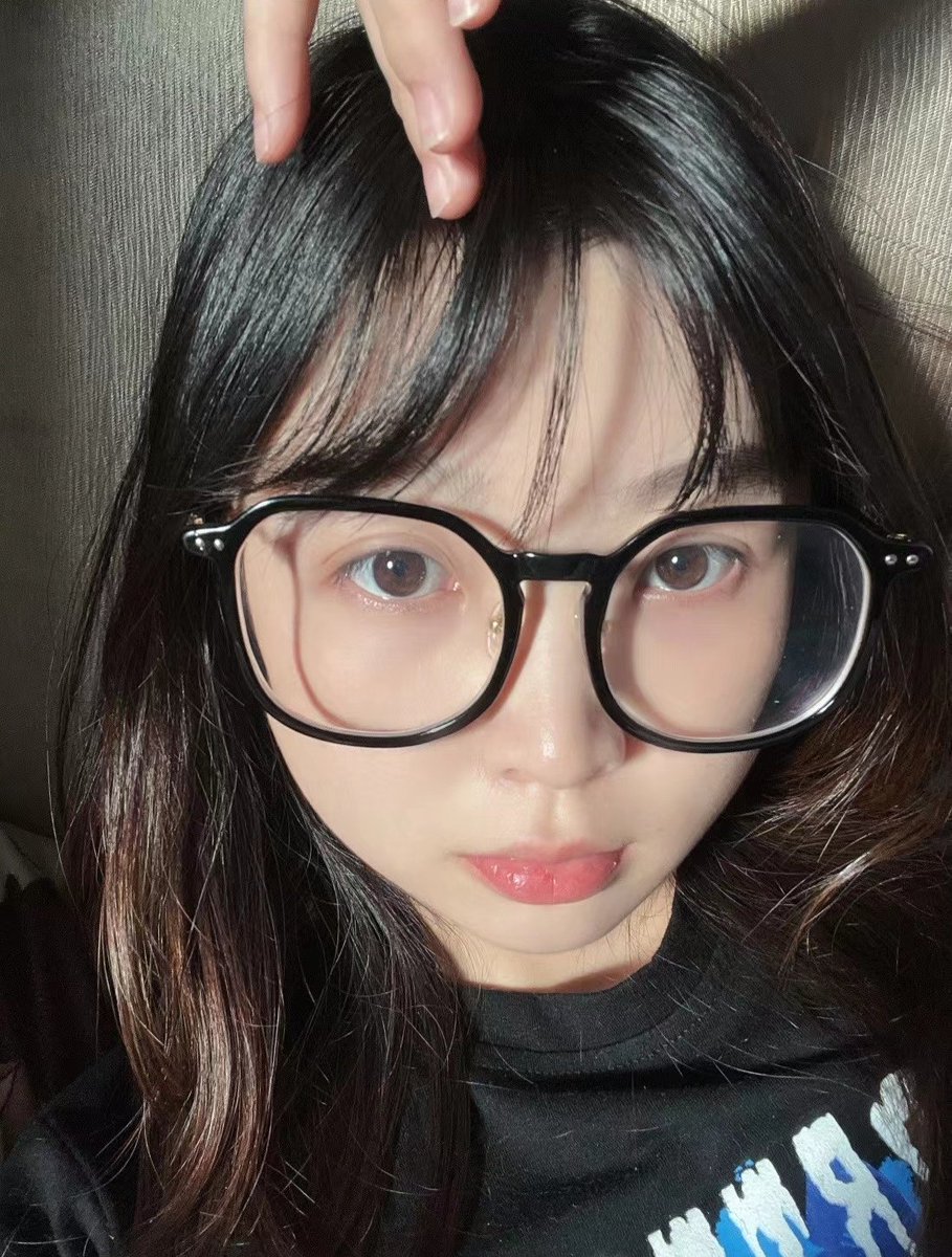 【网友投稿 No.1264】反差眼镜小姐姐 #眼镜娘 #眼镜妹 #投稿 #反差 #投稿曝光 #女友 #女友分享 
#女友系列 #女同学 #女同事 https://t.co/wy45gqnuB9