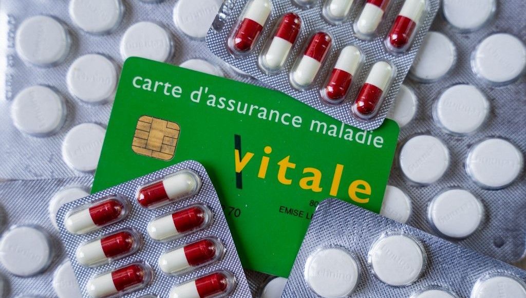 CerfiaFR's tweet image. 🚨🇫🇷 ALERTE INFO | Le remboursement des MÉDICAMENTS et des consultations BAISSERA de 5% dès 2025 pour la Sécurité sociale, annonce le gouvernement.