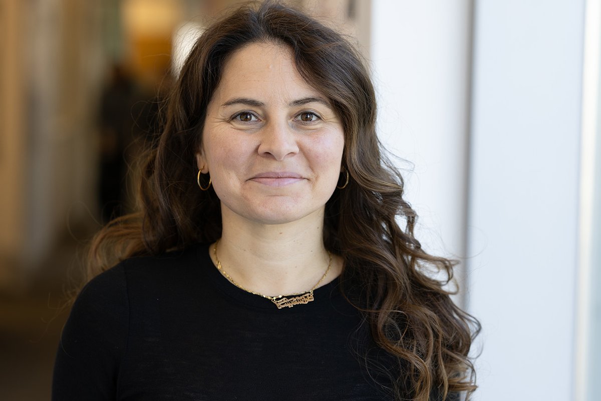 CUNY ASRC (@asrc_gc) on Twitter photo "Being a first-generation college student, I’m excited by the idea of training and mentoring other first-generation students and taking on this important responsibility." —Prof. <a href="/Frances84469032/">Francesca Vallese</a> Get to know SBI's new member & her critical area of research. bit.ly/3UYHKcN "Being a first-generation college student, I’m excited by the idea of training and mentoring other first-generation students and taking on this important responsibility." —Prof. <a href="/Frances84469032/">Francesca Vallese</a> Get to know SBI's new member & her critical area of research. bit.ly/3UYHKcN