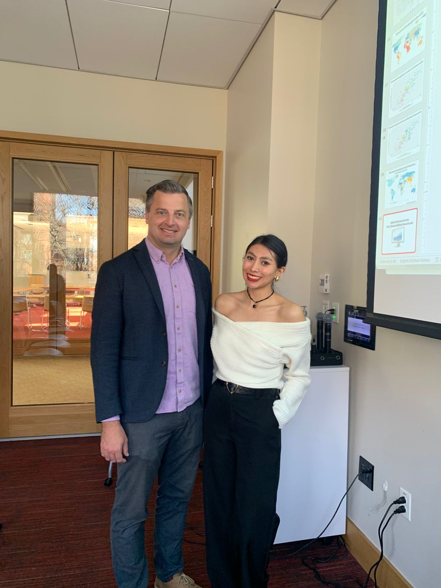 ePC_UCB's tweet image. 🎉 ¡Felicitamos a Natalie Murillo de Negocios y Ciencia de Datos por participar en Women in Business Bolivia! 🌟 Gracias a la ePC, tuvo la oportunidad de reunirse con Tim Cheston de Harvard Kennedy School. 💼👩‍🎓 ¡Inspiración para mujeres emprendedoras! 💪 #OrgulloEPC