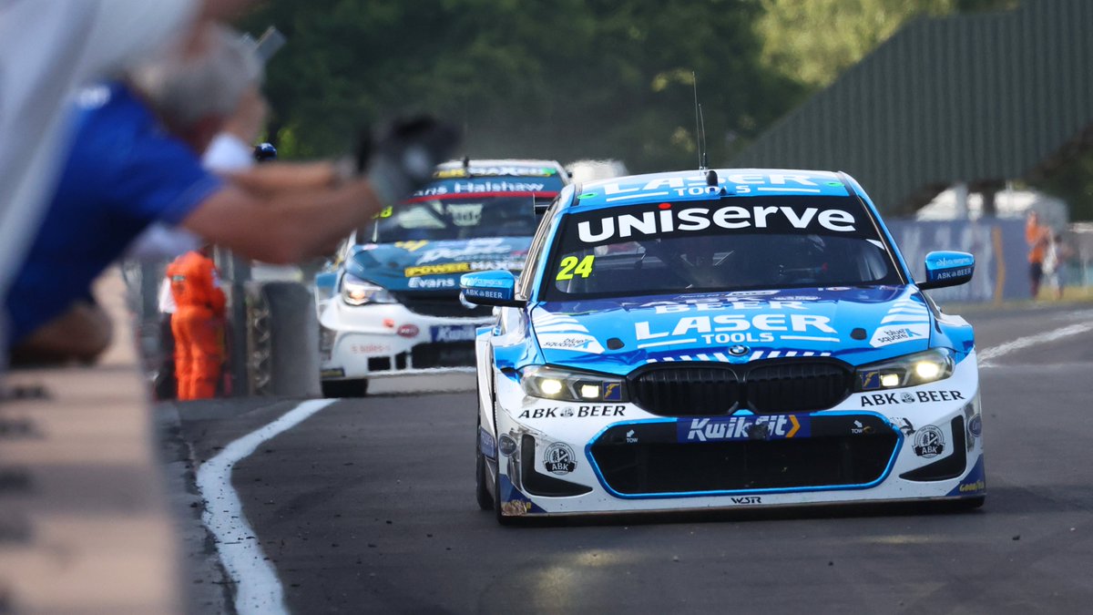 🚨VOTE VOTE VOTE!🚨 for #BTCC Champion Jake Hill as the Motorsport News Racing Driver of 2024 (until 29/11).

Vote here ▶️ tinyurl.com/4sfkaxyw

📸 <a href="/JakobEbrey/">JEP</a>
