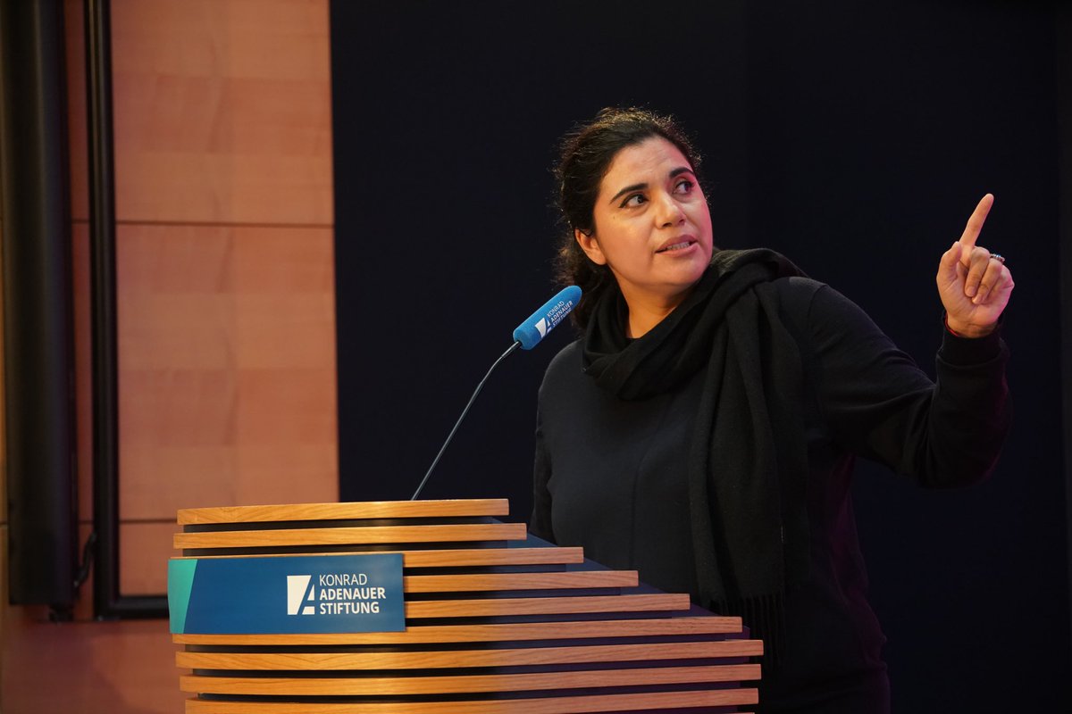 Dr. Katja Muñoz, DGAP reserarch fellow sagt: „KI ist weder Fluch noch Segen, sondern ein agnostisches Tool.“ #ikpk24