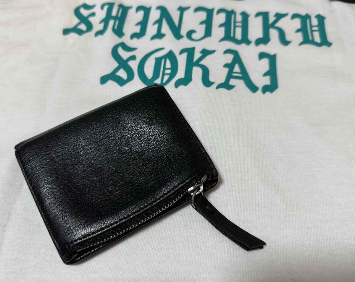 #新宿租界 2代目就任記念
私物プレゼント企画

•OMEXさんのDENMAシリーズ2本
•前使ってたマルジェラの財布
•金額忘れたアマギフ×4
•JCBギフト×2
•1回着た渋沢T
•スマホグリップ

リポストして下のコメント欄にいる仲間たちを全員フォローするといいことあるはず。

複数垢禁止。締切11/25