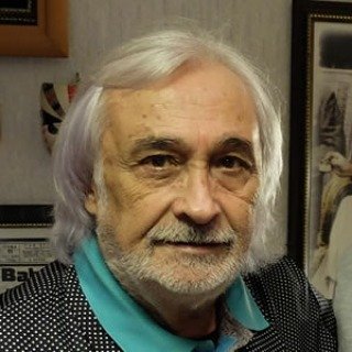 MÜJDAT GEZEN .

Siz bana çok kötülük yaptınız.
Mahkeme mahkeme 20 yıl dolaştırdınız beni. Açmadığınız dava kalmadı. Okulumu kundaklattınız. Yurtdışına çıkıp hasta kızımı görmemi engellediniz. Hiçbir televizyon kanalına çıkarmadınız. Yıllarca emek verdiğim TRT bana yasak koydu.