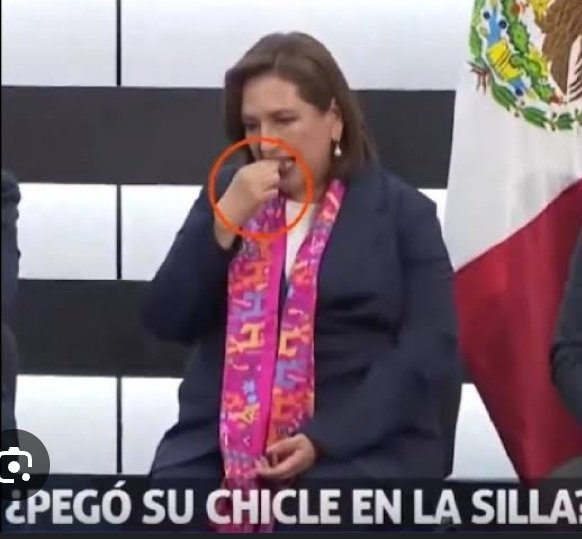 CamilaAlec23412's tweet photo. @catrina_nortena @EmmanuelMacron @Claudiashein De la que se salvó Emmanuel Macron imagínate si la botarga hubiera quedado de presidenta😂 y tendría que besarle la mano con rasca huele😂😂 y llegaría saludando a todos que onda,chido,con todo,contenta ya estuviera pegando su chiclote dónde fuera 😂😂 @XochitlGalvez  .😂😂😂😂 https://t.co/An1xYDTlrY