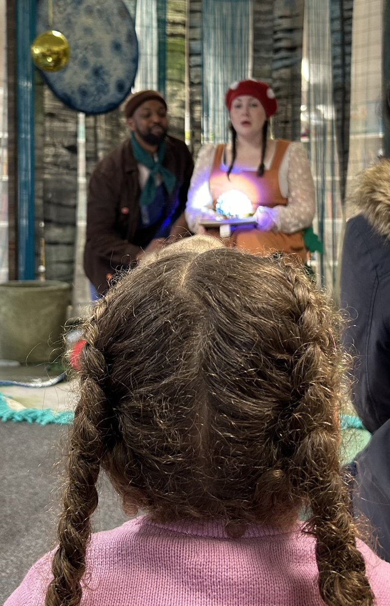 Katy__Perry's tweet image. Special afternoon experiencing ‘The Magical Major Oak’ @NottmPlayhouse such a fabulous production. M loved it!