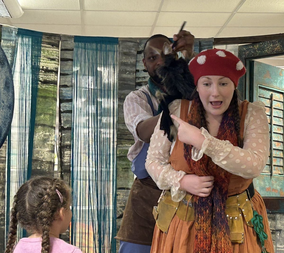 Katy__Perry's tweet image. Special afternoon experiencing ‘The Magical Major Oak’ @NottmPlayhouse such a fabulous production. M loved it!