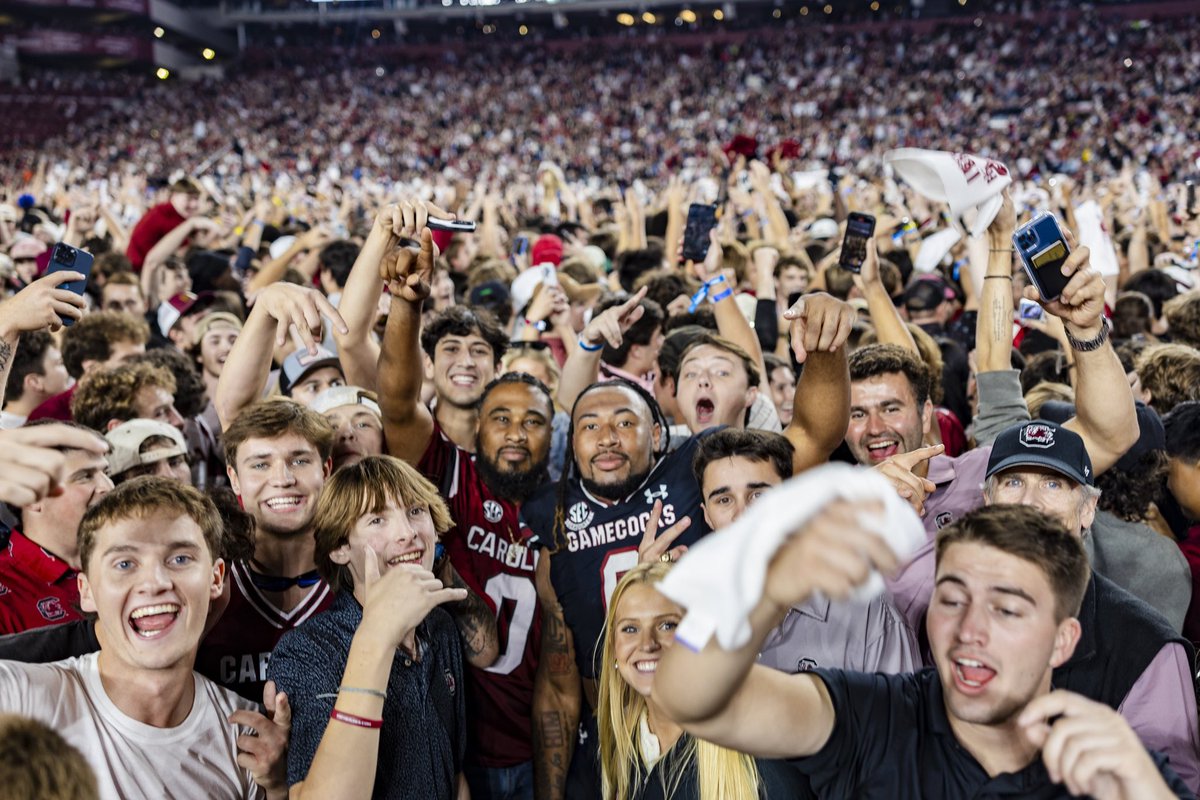 USC Homecoming tweet media
