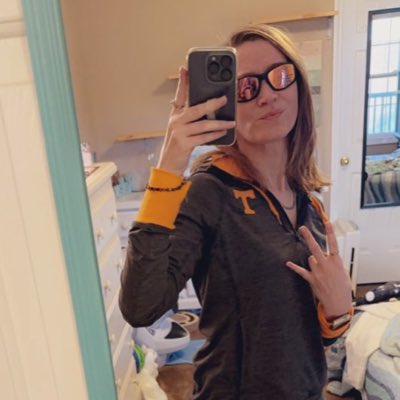 715MoonGoddess's tweet image. #NewProfilePic #V4L 😎🍊