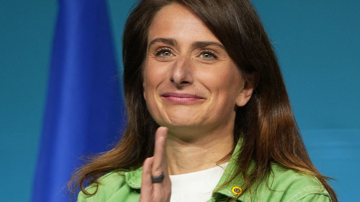 🔴⚡ Sondage <a href="/Cluster_17/">Cluster17</a> pour <a href="/LePoint/">Le Point</a> | <a href="/marinetondelier/">Marine Tondelier</a> est la personnalité politique préférée des électeurs de gauche. <a href="/CastetsLucie/">Lucie Castets</a> en deuxième position.

🌻Tondelier | 69% (+9)
🔴Castets | 62% (+8)
🔴Ruffin | 57% (+4)
🌹Faure | 53% (-8)