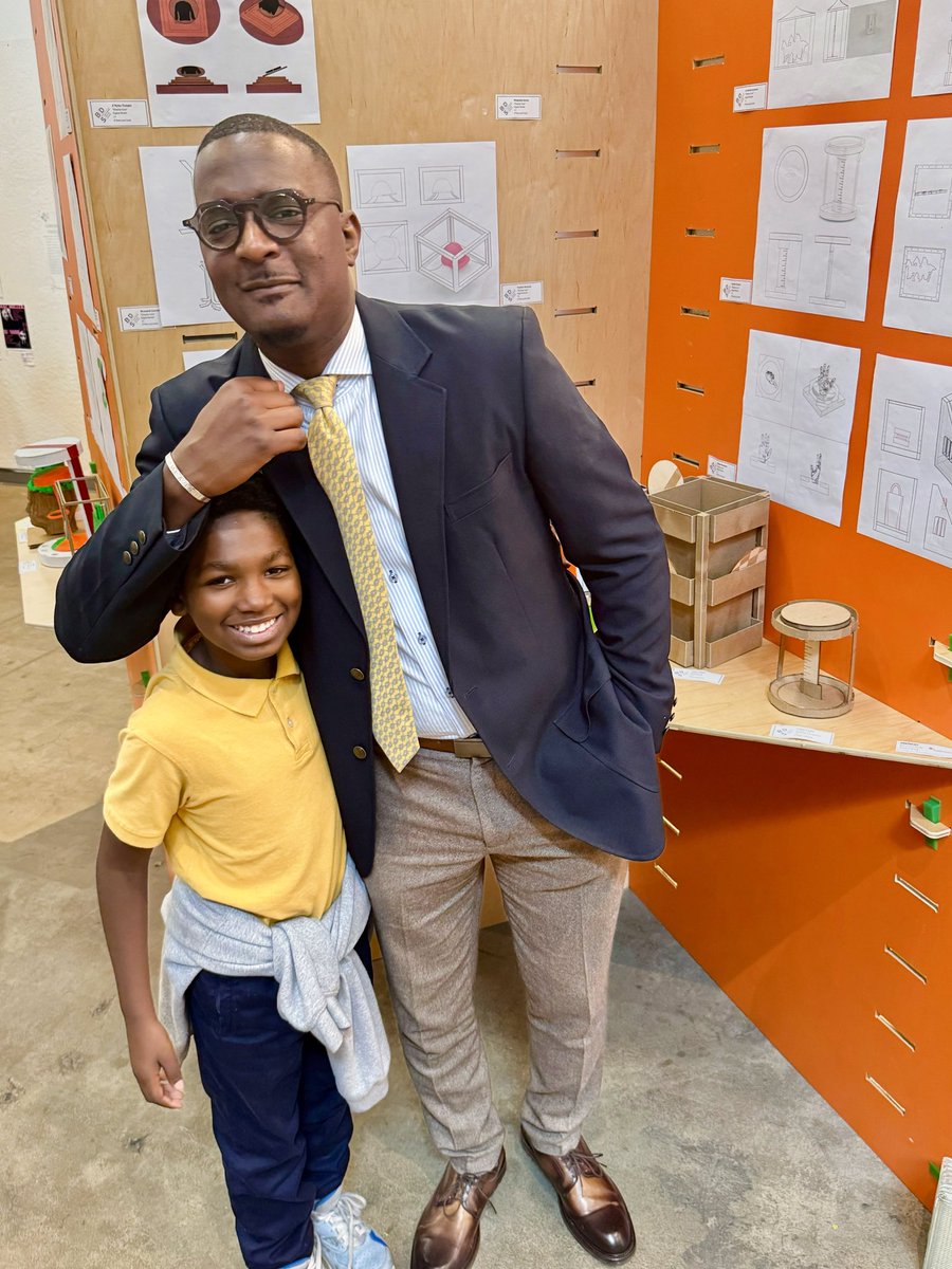 It’s a beautiful day to make a difference! 

<a href="/BaltCitySchools/">Baltimore City Public Schools</a> Currently on a middle school tour at the Baltimore Design School with my 5th grade scholars. Where a student goes to middle school is just as important as where they go to college!

#theroadtomiddleschool 💛💙