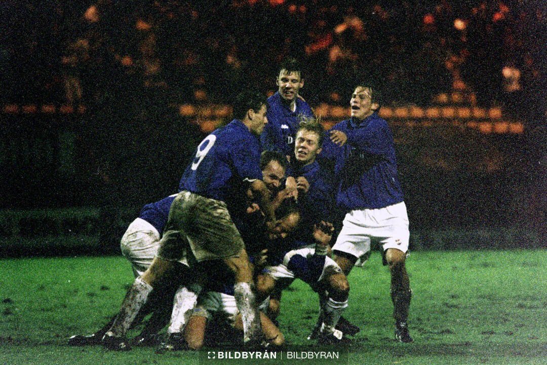 En av våra absolut största har lämnat oss, en sista vandring över bron.

Vår kanon, Hacke Hacke Hacke.