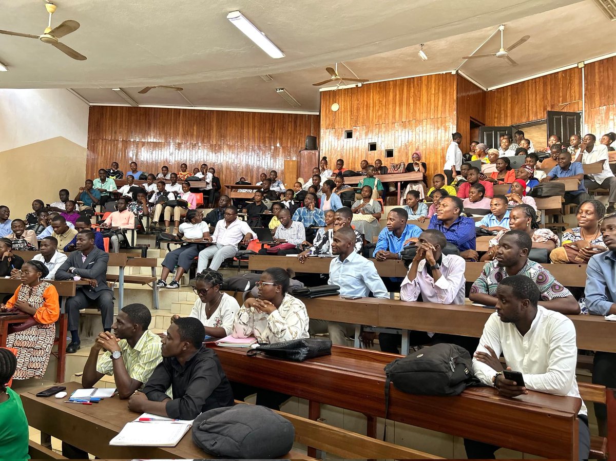 HotLikeng's tweet image. Trouver sa voie, c&apos;est aligner ses passions, ses compétences et ses valeurs pour construire une carrière qui a du sens et impacte positivement le monde.

#ENSPY #Yaounde

Pour démarrer votre projet 👇🏾

docs.google.com/forms/u/0/d/1S…