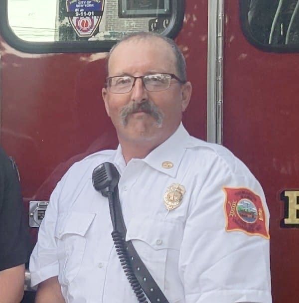 𝐁𝐞𝐤𝐬 (@antifaoperative) on Twitter photo Maine officials have rehired Fire/EMS chief, Anthony Leo, who pled guilty to raping a 14 year old girl. Maine officials have rehired Fire/EMS chief, Anthony Leo, who pled guilty to raping a 14 year old girl.