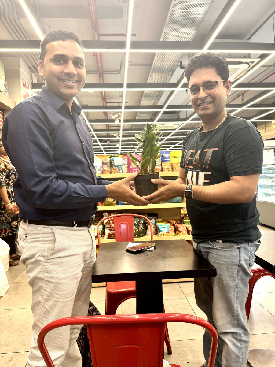 CllrShesh's tweet image. I was glad to meet @vinay_vangala an inspiring activist who works closely with communities, public servants, and government officials in India to promote cleaner &amp;amp; safer environments for everyone.
His story is motivating &amp;amp; efforts to encourage more good Samaritans are commendable